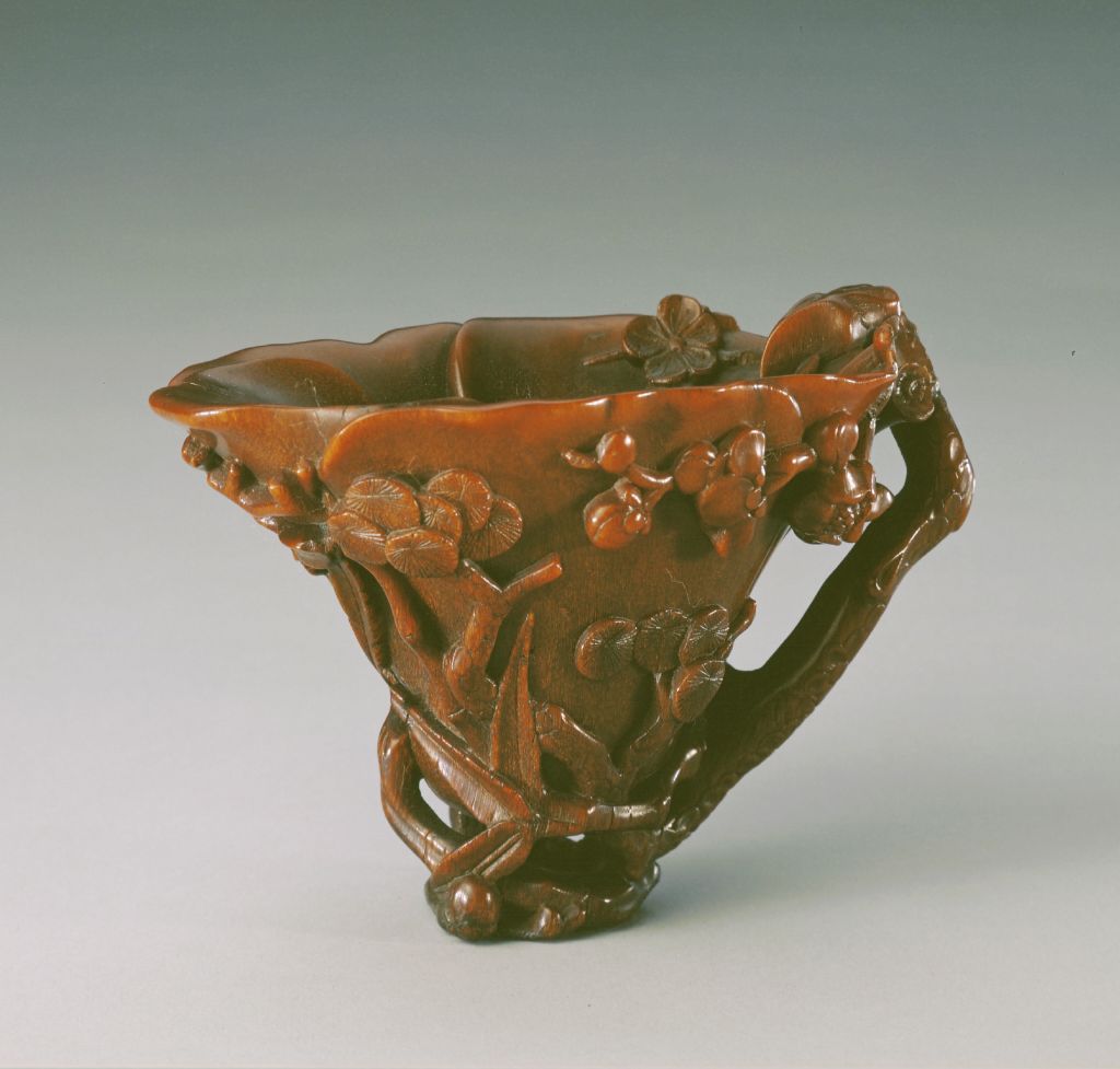 图片[1]-Rhinoceros horn carved cup with three friends of old and old-China Archive